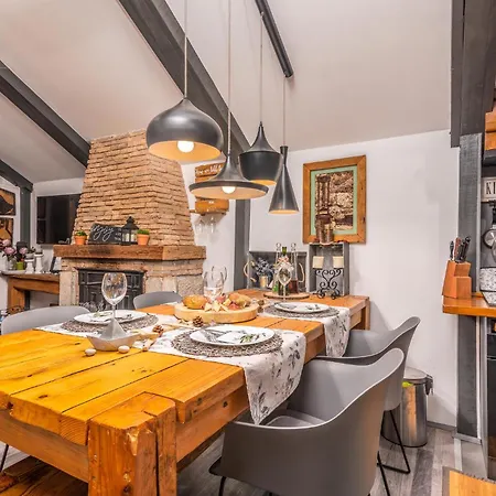 Vakantiehuis Cozy In With Sauna Punat
