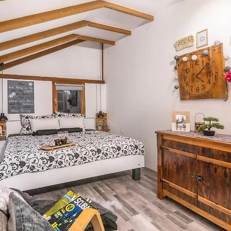 2 Bedroom Awesome In *
