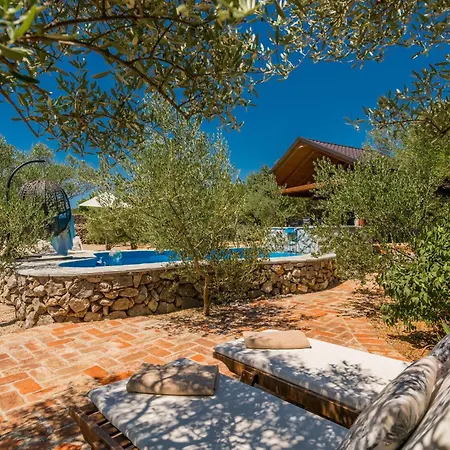 2 Bedroom Awesome In *