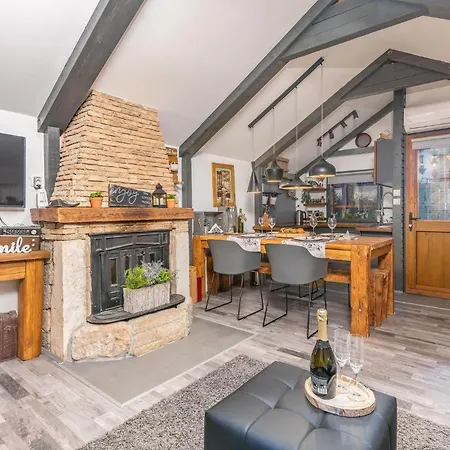 2 Bedroom Awesome In Punat
