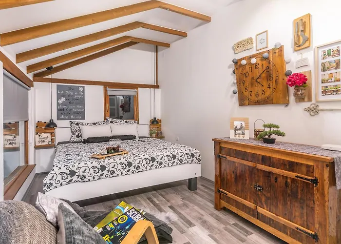 2 Bedroom Awesome In *