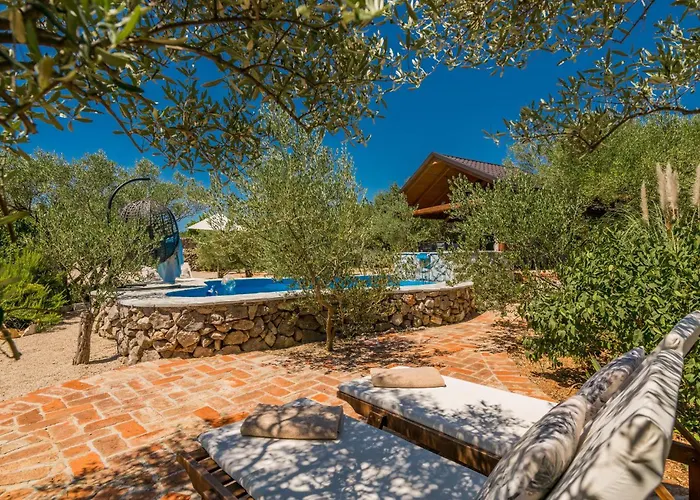 2 Bedroom Awesome In *