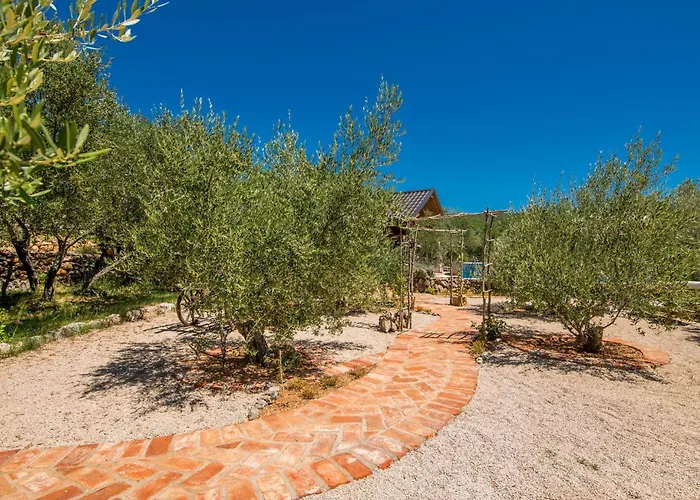 2 Bedroom Awesome In Holiday home Punat