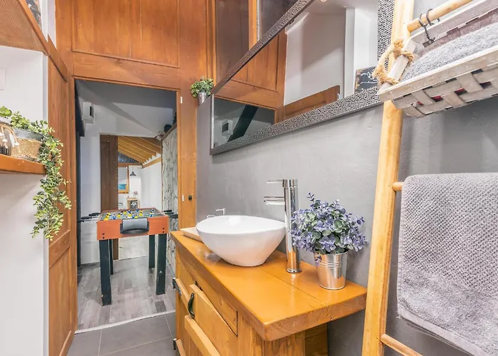 2 Bedroom Awesome In Punat