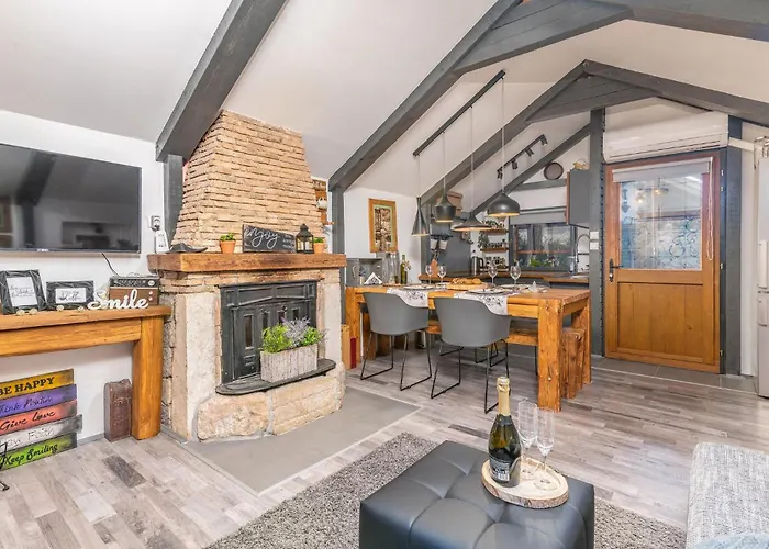 2 Bedroom Awesome In Punat